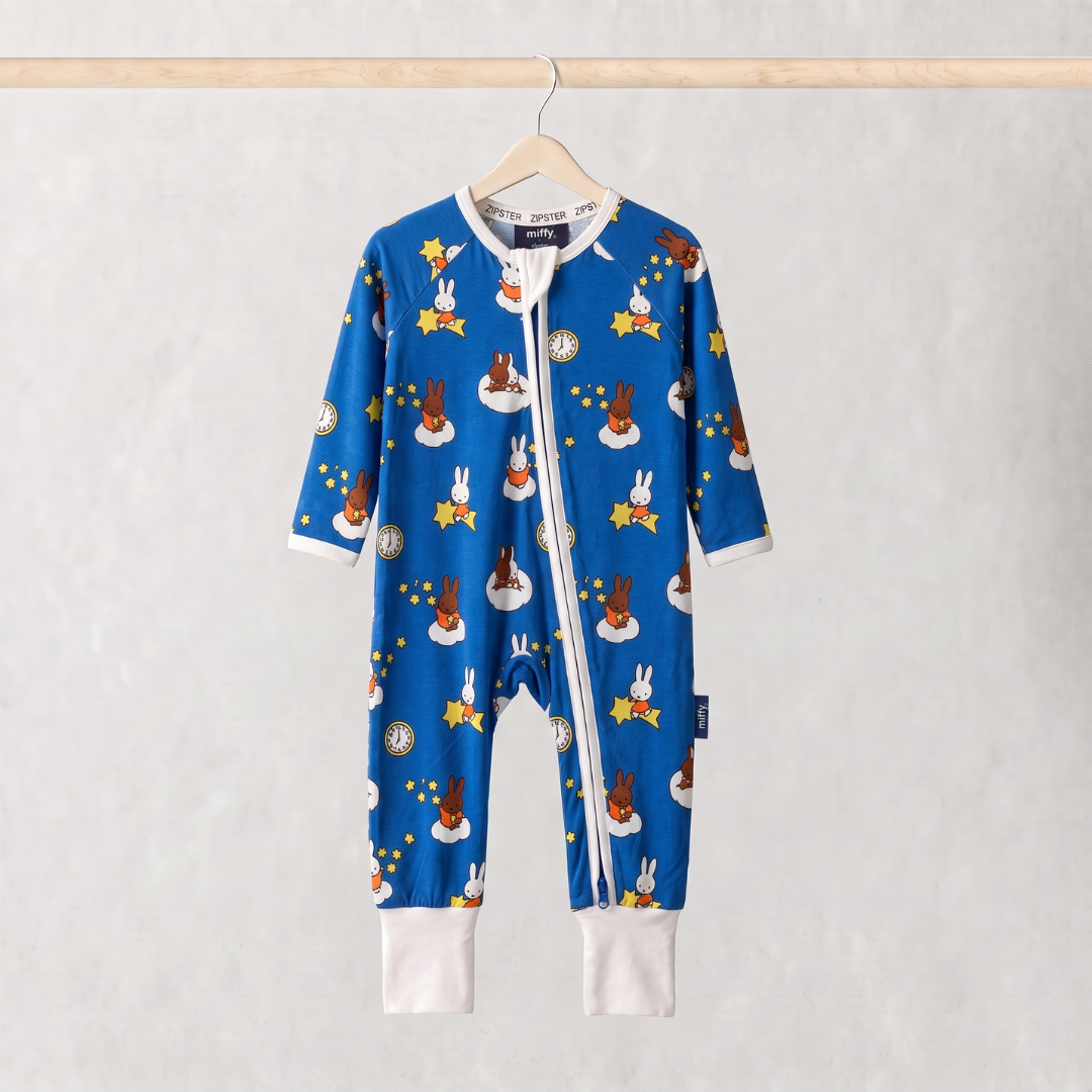 ZIPSTER x nijntje Starry Sleep bamboe-rompertje, vooraanzicht